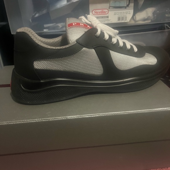 prada size 9.5 - Picture 3 of 3